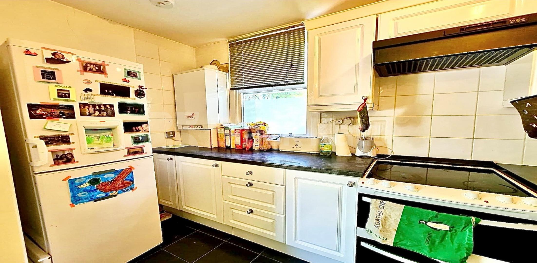 			NEW INSTRUCTION, 3 Bedroom, 1 bath, 1 reception Flat			 Hillmarton Road, HILLMARTON CONSERVATION